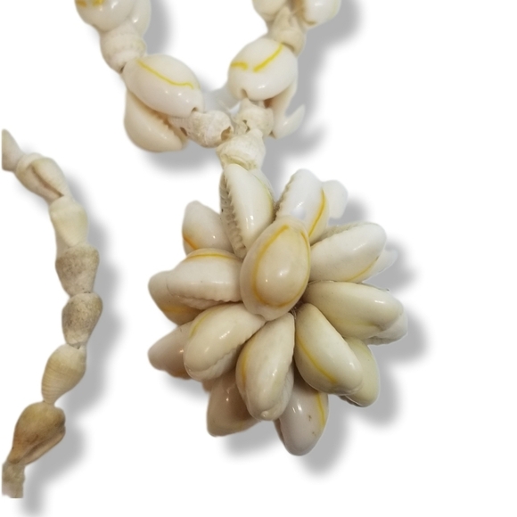 VINTAGE BOHO STYLE COWRIE SHELL NECKLACE WITH COWRIE SHELL BALL PENDANT - Picture 4 of 7